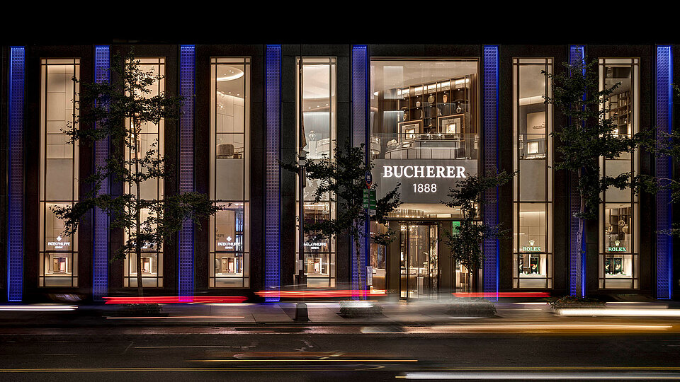 Fassade eines exklusiven Schmuck- und Uhrenhandels mit hochsicherer Verglasung