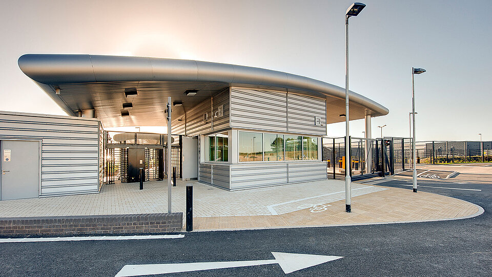 Sicherer Eingang zu einem Rechenzentrum in England mit SÄLZER Hochsicherheitssystemen