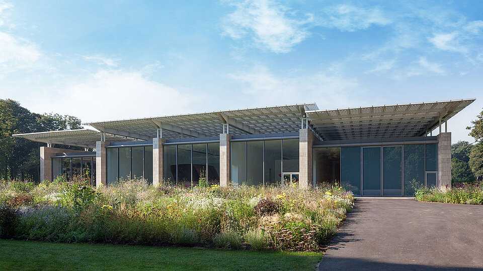 Fassade eines privaten Museums in den Niederlanden mit unauffälliger Hochsicherheitsverglasung